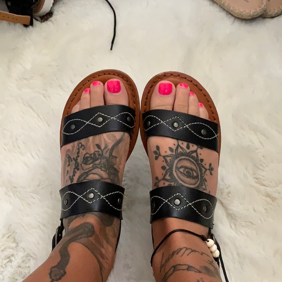 American Eagle Outfitters Shoes - American eagle sandals